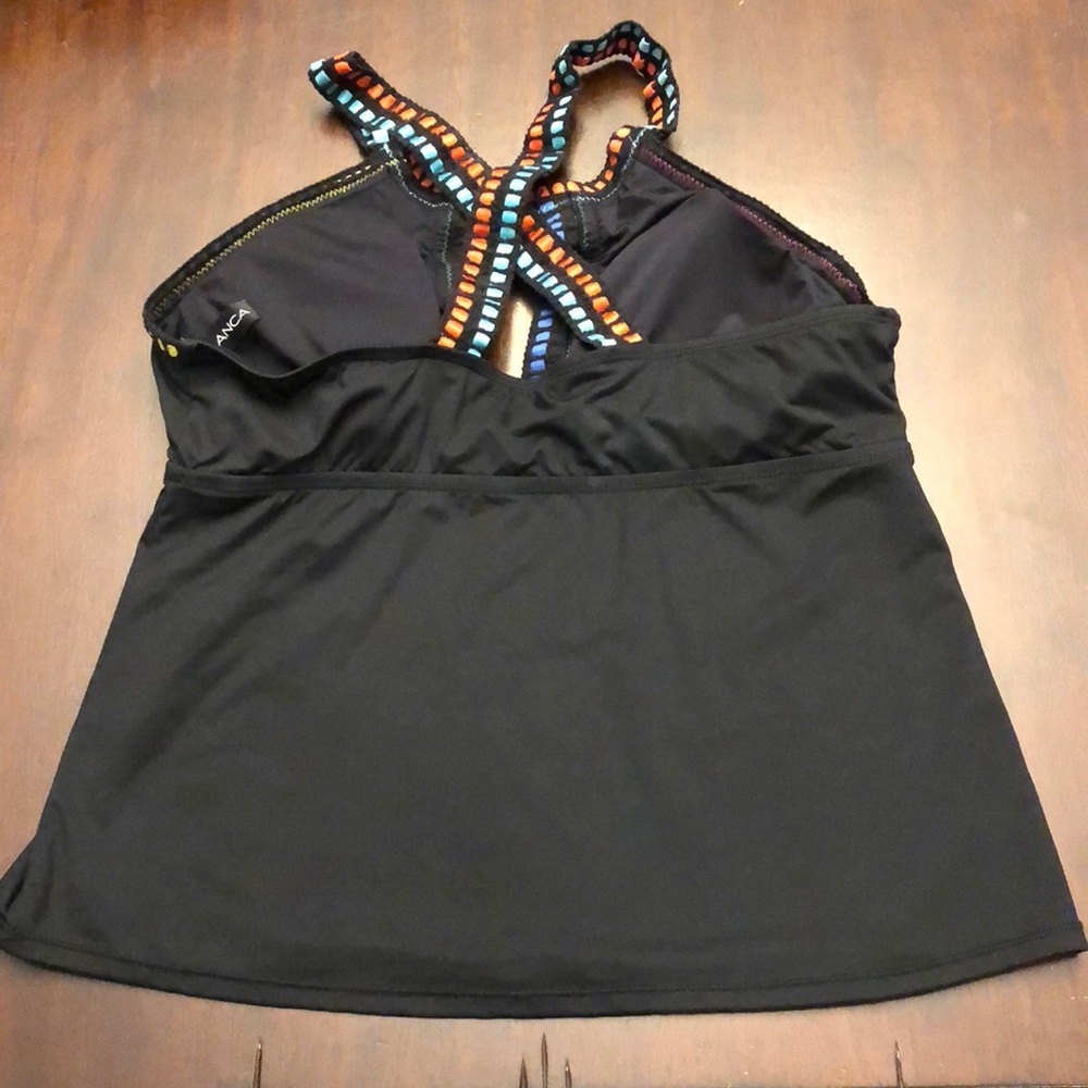 LA BLANCA High Neck Key-Hole Tankini Top - Picture 3 of 6